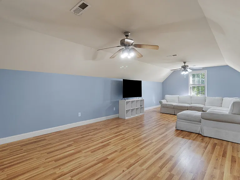 103 Arabian Cir — Photo 32