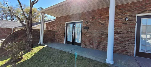 609 S Lake Dr Photo 1