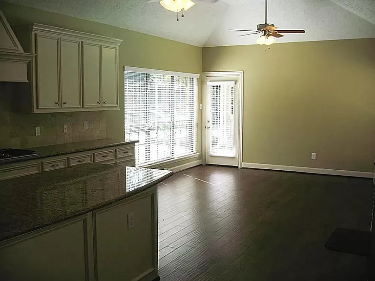 17619 Champion Forest Dr — Photo 9
