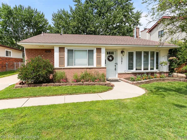 1361 Langley Blvd, Clawson, MI 48017