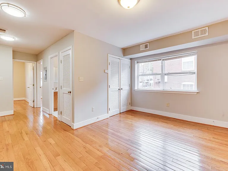 61 Forrester St SW #104 — Photo 4