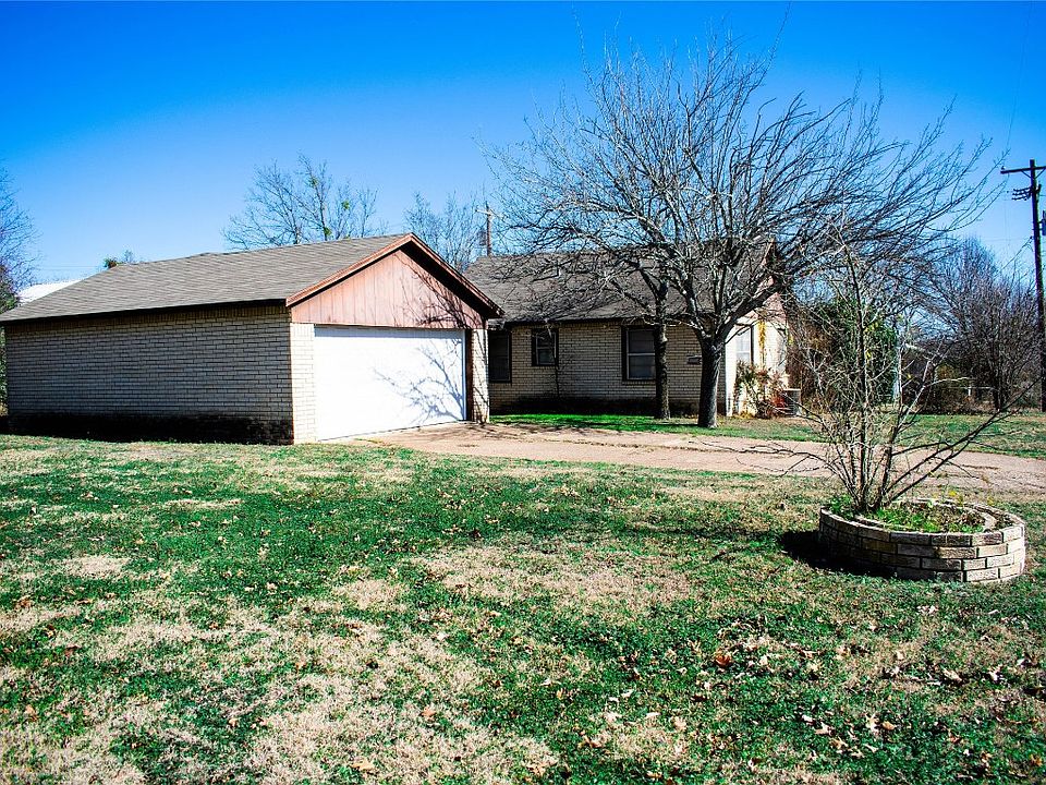 735 S College St, Hamilton, TX 76531 Zillow