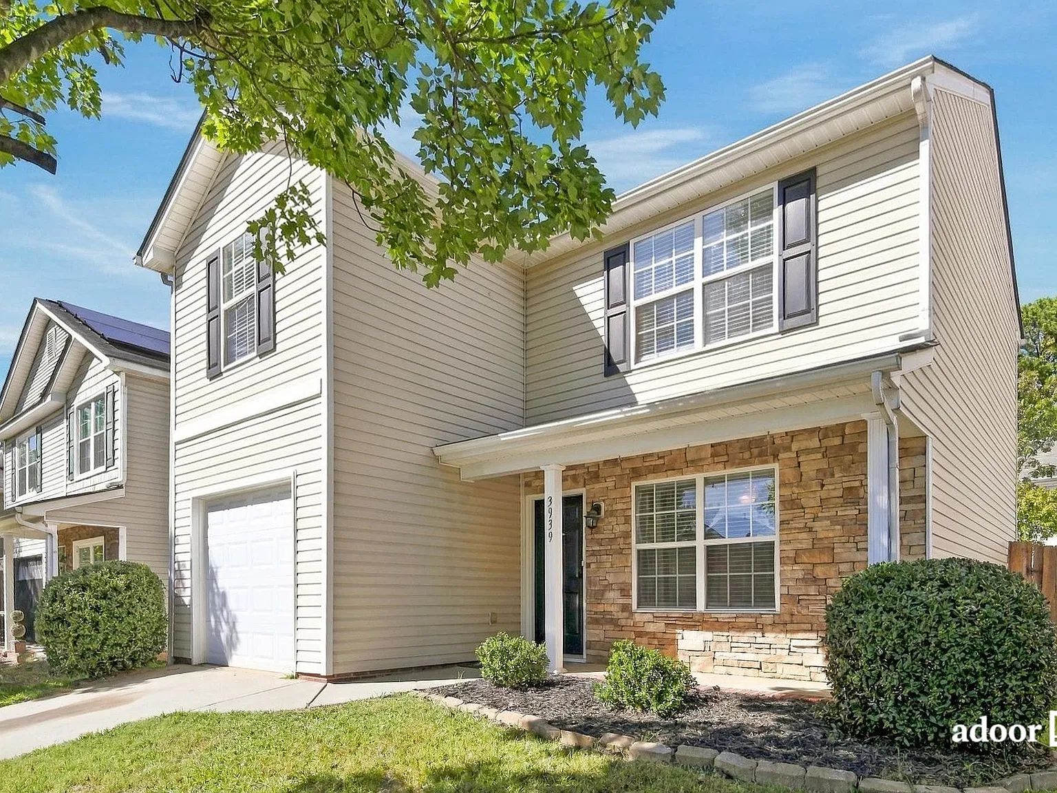 3 bed, 2.5 bath, 1368 sqft, $1,825 — Photo 2