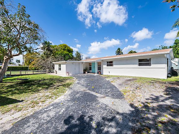 4th image of 2731 SW 19th Street