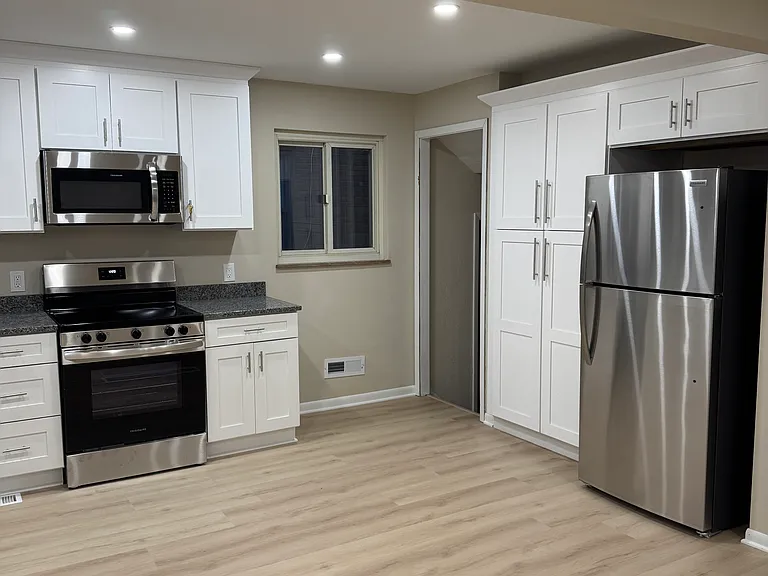 3009 Brookview Blvd — Photo 1