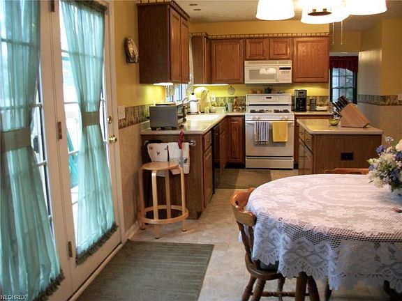 5th image of 777 Cherry Valley Dr