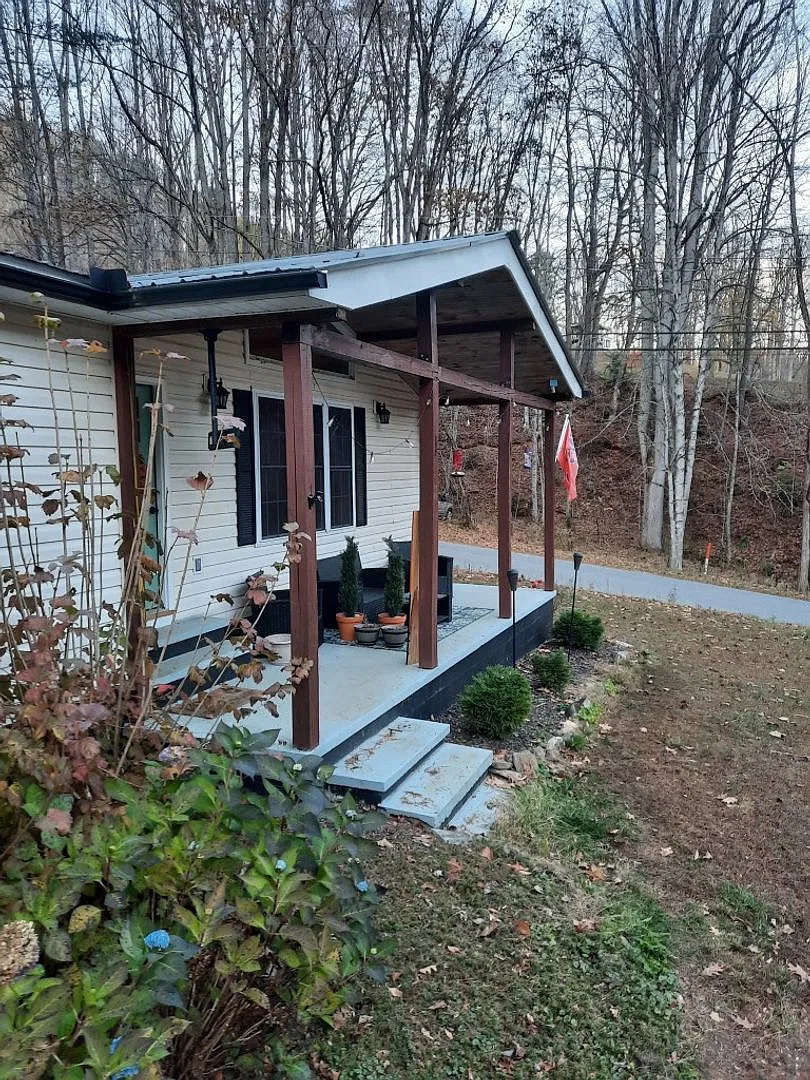 $2,500 - 4 Bedroom, 2 Bathroom Unfurnished Home in the Balsam Community — Photo 2