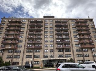 1000 Clove Rd APT 8E, Staten Island, NY 10301