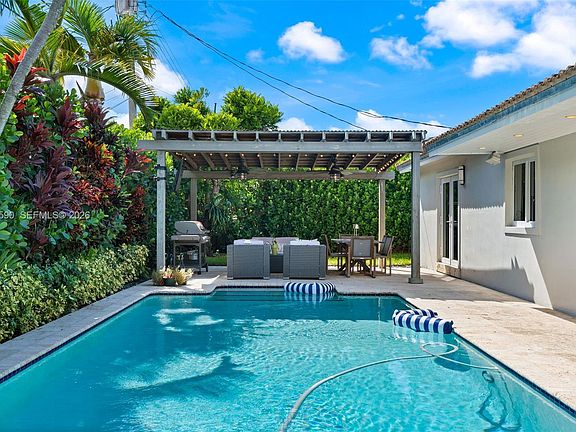 5th image of 8610 SW 47th St