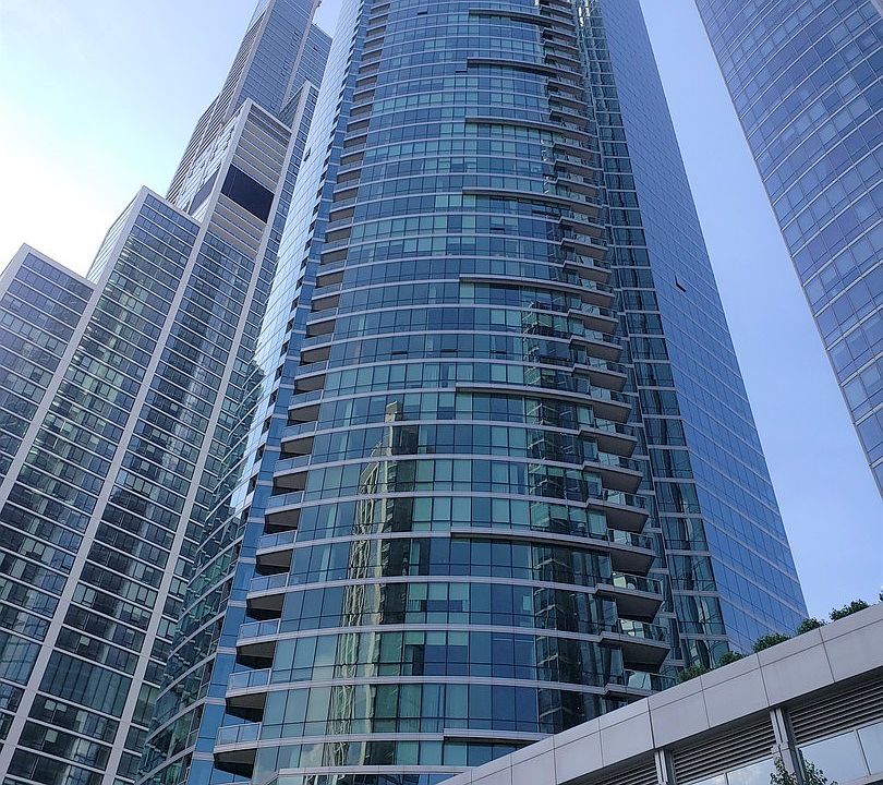 1st image of 1201 S Prairie Ave #5101