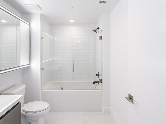 3rd image of 2140 1/2 Butler Ave #509C