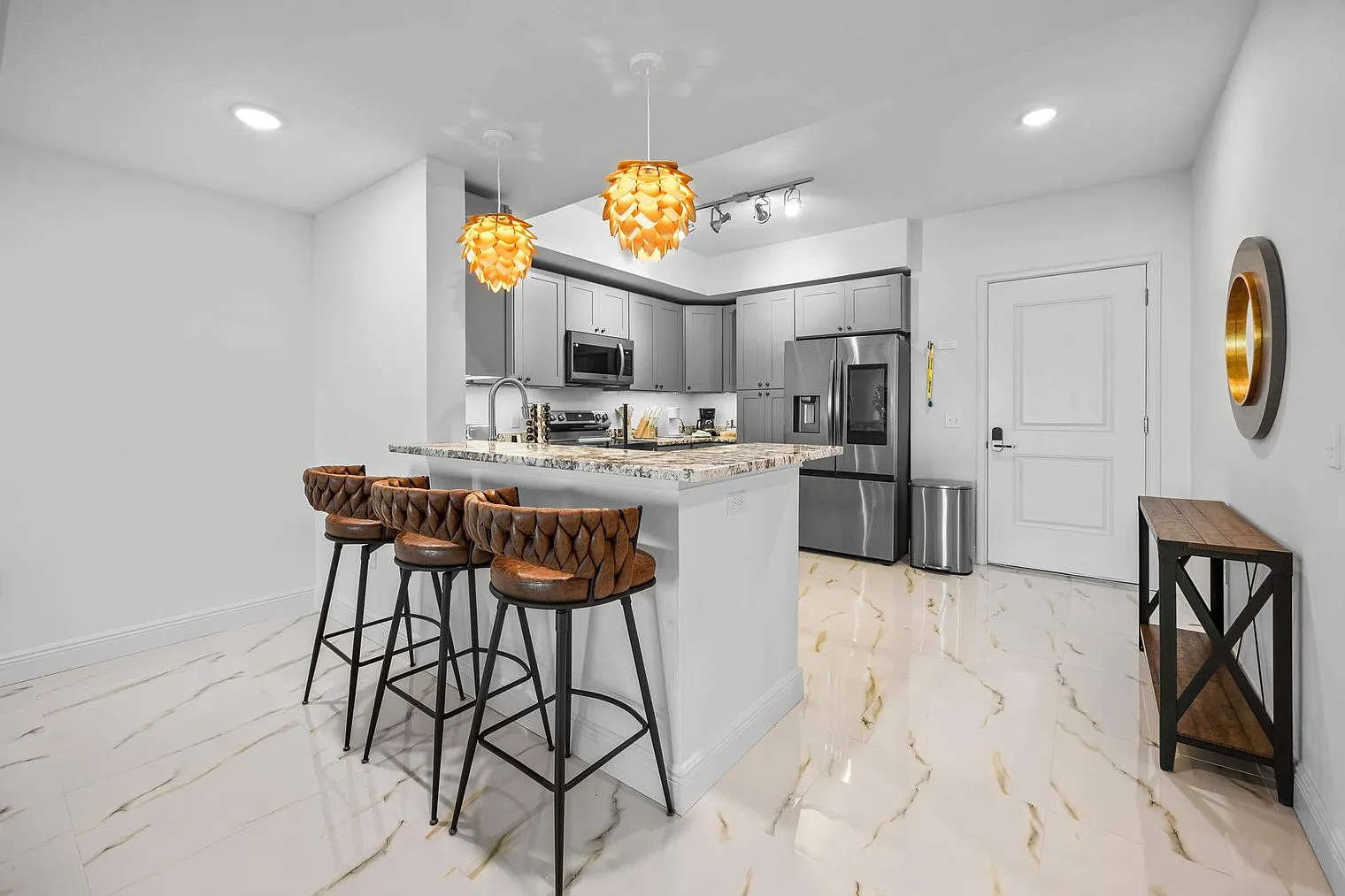4 bed, 4.0 bath, 2658 sqft, $9,007 — Photo 4