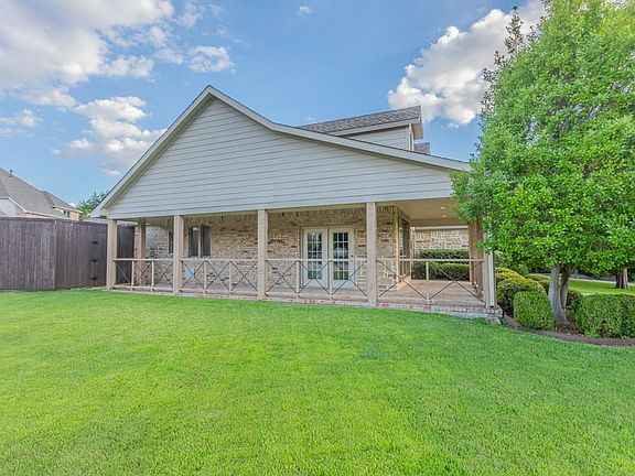 3rd image of 2504 Green Oak Dr