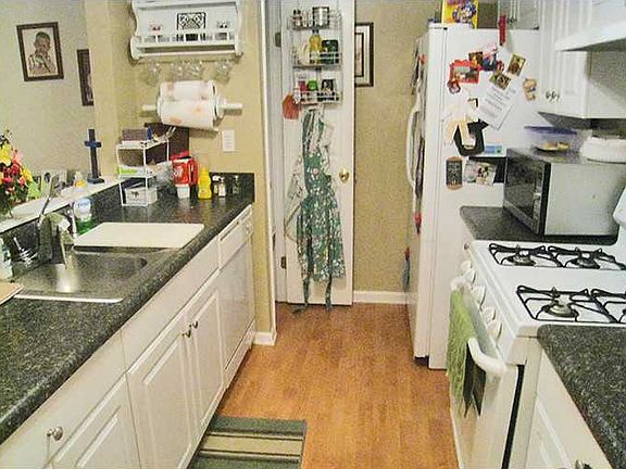 2nd image of 1331 Sagamore Ct