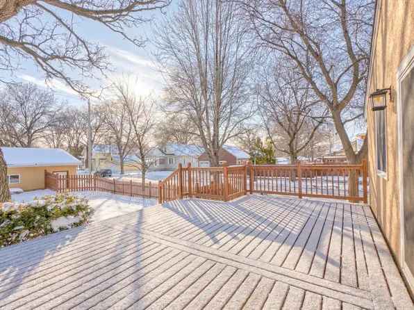 90 Finn St S, Saint Paul, MN 55105