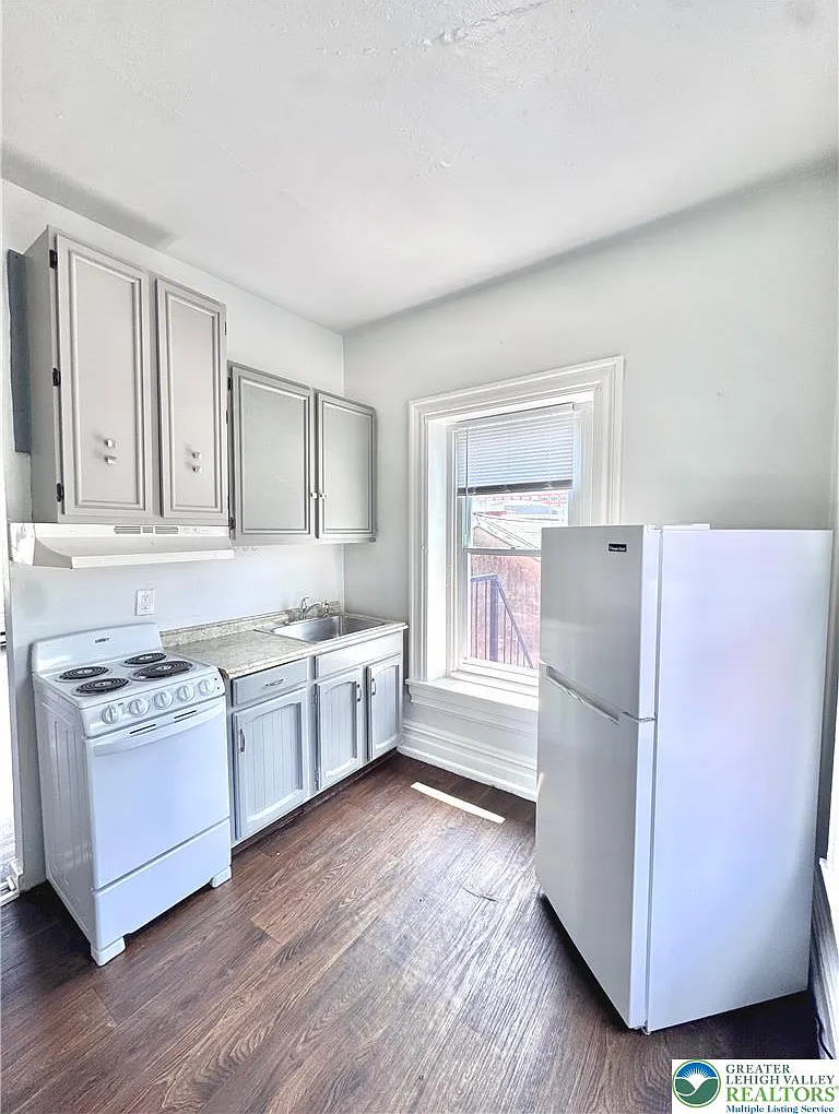 1 bed, 600 sqft, $995 — Photo 3