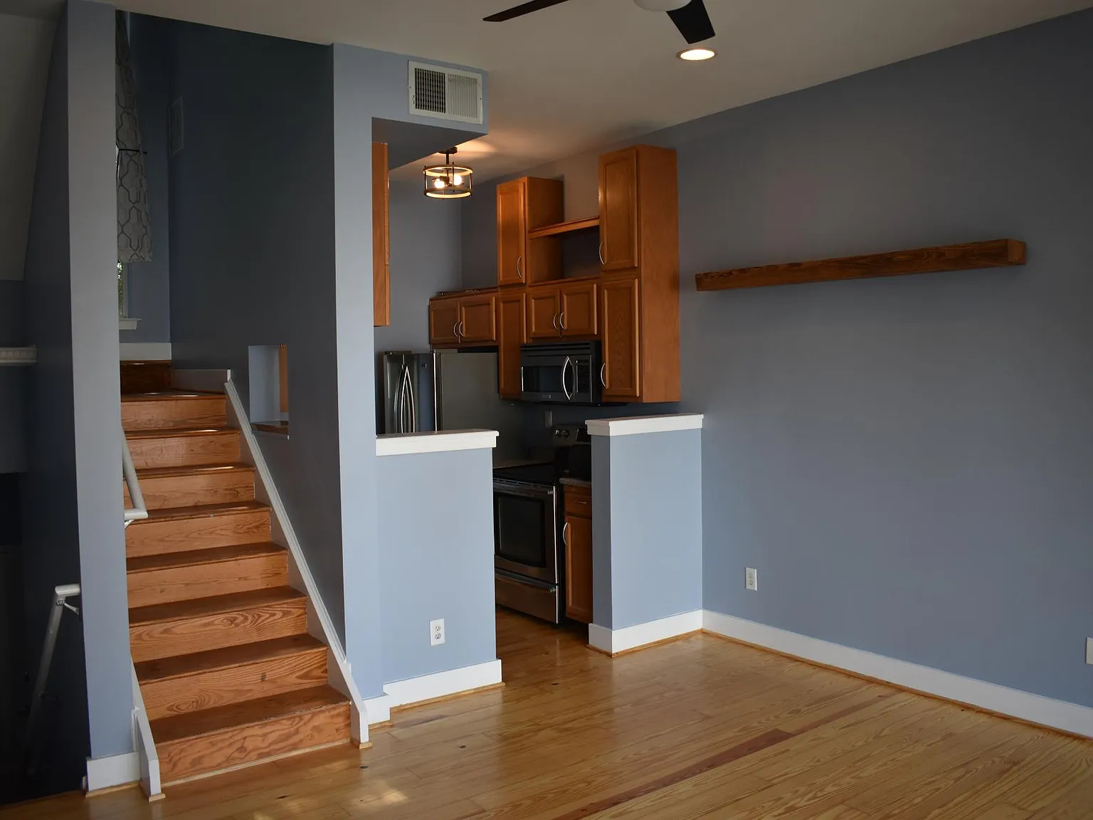 2 bed, 1086 sqft, $2,700 — Photo 2