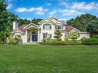 14 Arrowood Dr, Saint James, NY 11780