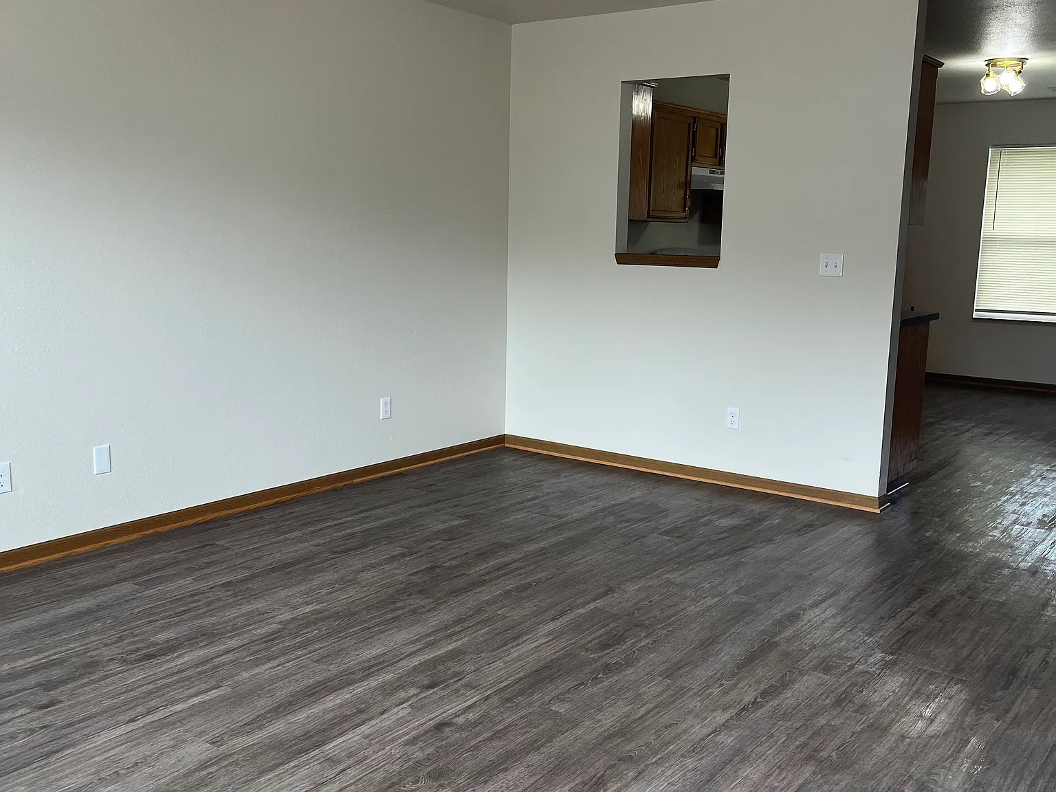 2 bed, 860 sqft, $900 — Photo 2