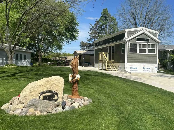 121 Meadow Lane, Edgerton, WI 53534