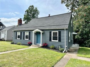 2 Belvedere Rd, North Haven, CT 06473