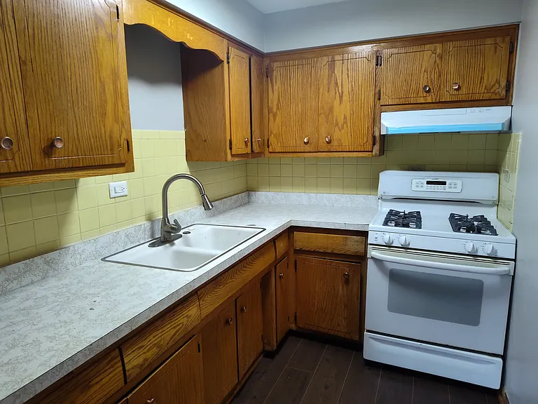 3601 S Damen Ave #2B — Photo 5