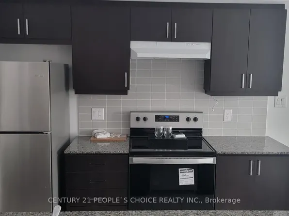 4 Spice Way, Barrie, ON