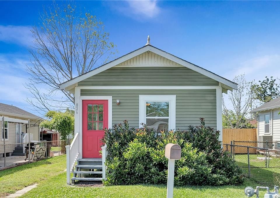 1st image of 826 Avenue B