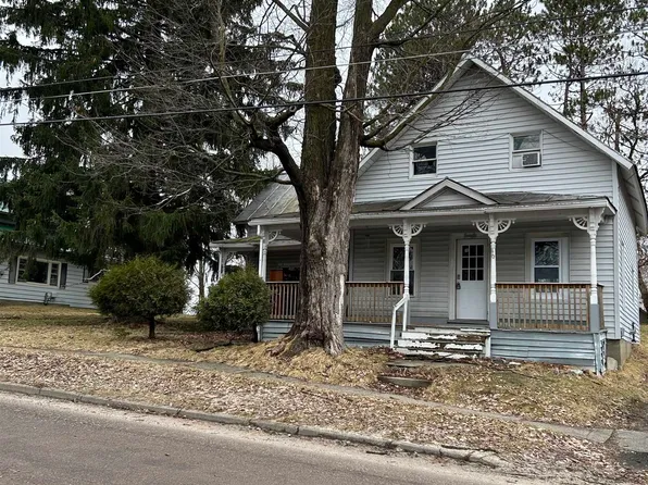 40 S Pearl St, Malone, NY 12953