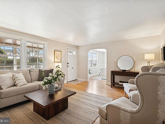 5th image of 216 Brentwood Rd