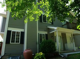 665 Silver Creek Rd, Woodstock, IL 60098