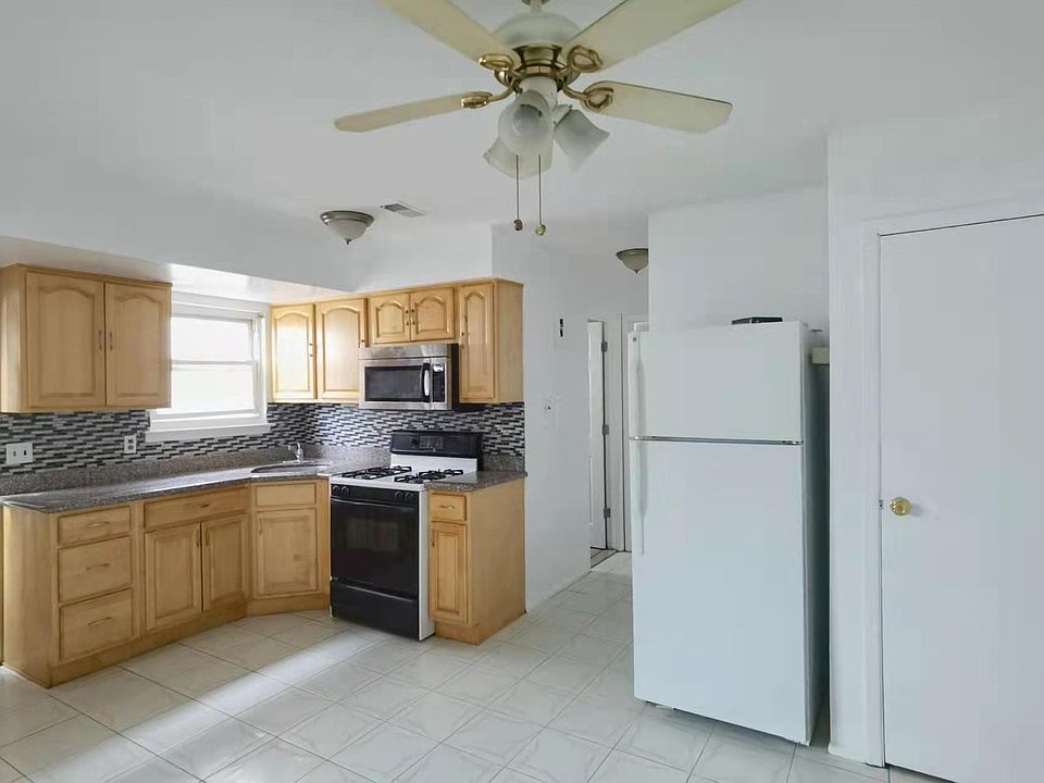 1st image of 202 Shotwell Ave #1