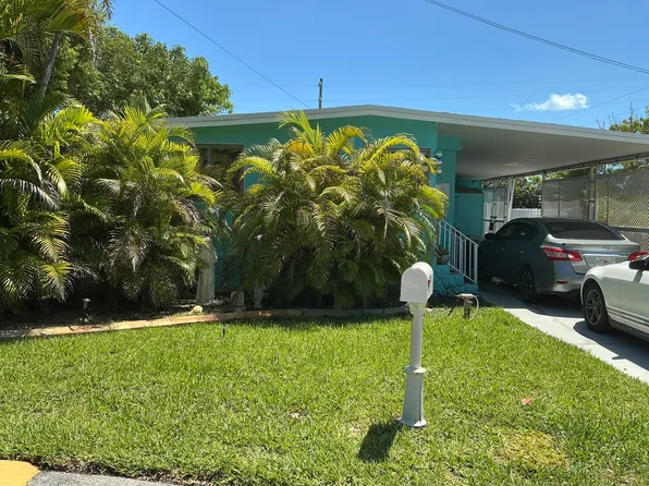 802 N Topaz St, Key Largo, FL 33037