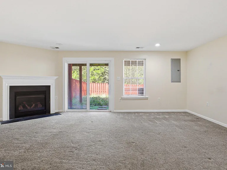 915 Buttonwood Ter NE — Photo 39