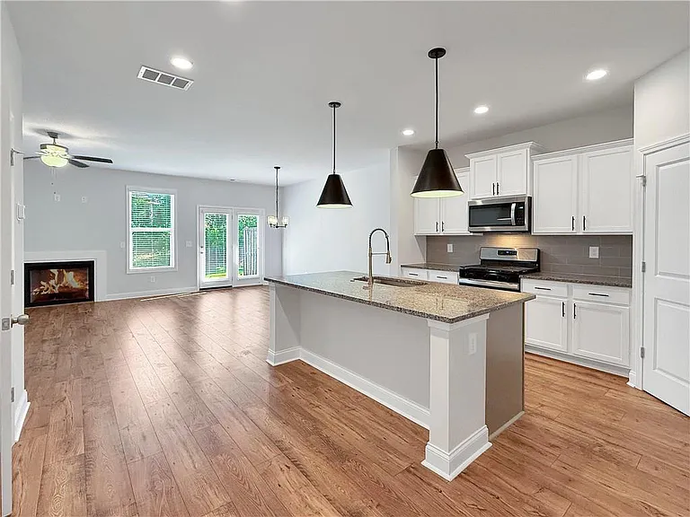 5100 Hillington Way — Photo 5