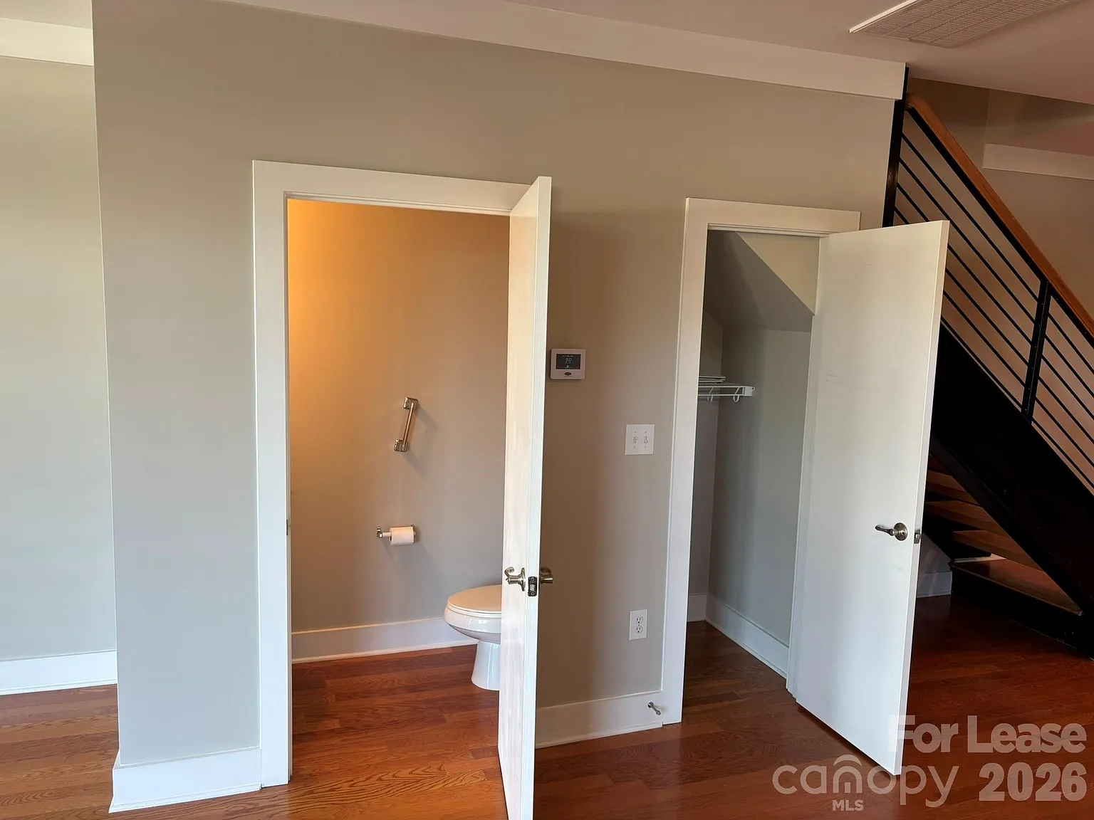2 bed, 2.5 bath, 1066 sqft, $1,800 — Photo 4