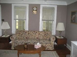 119 Stony Hollow Rd, Centerport, NY 11721