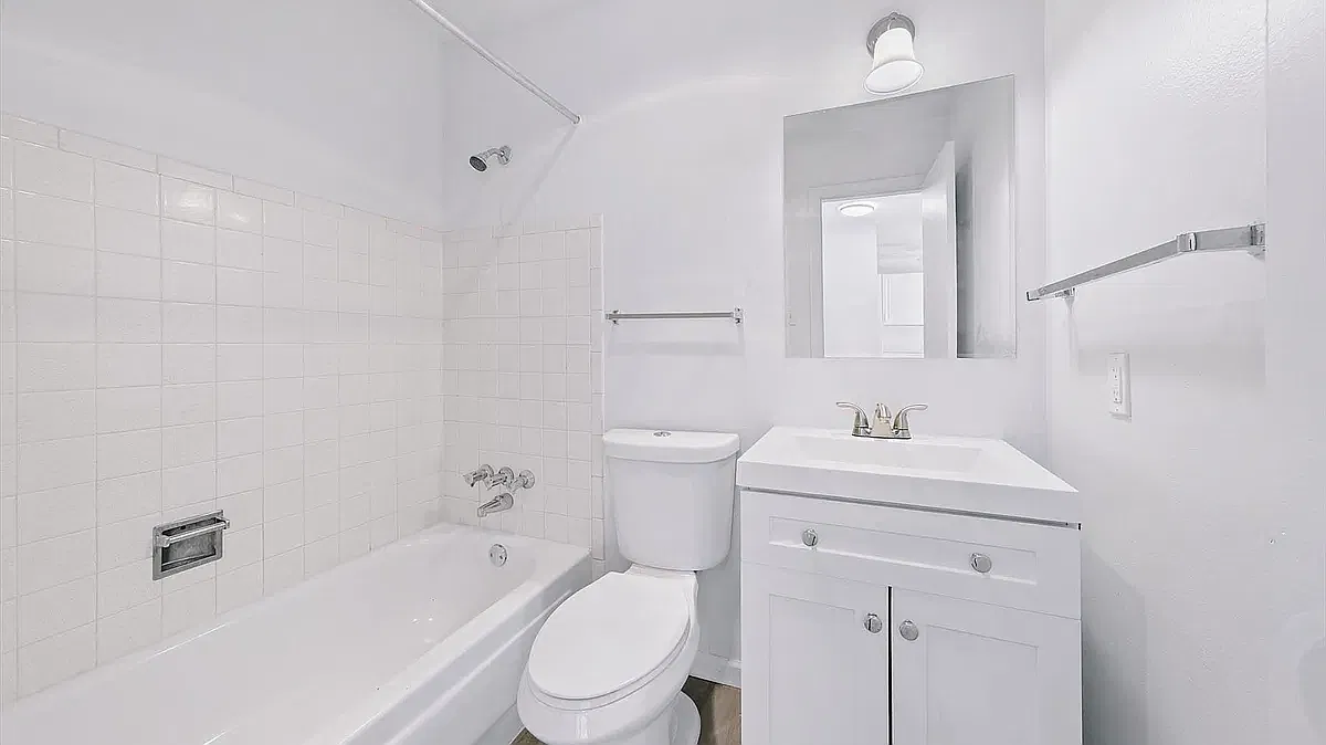 Applewood Apartments — Photo 4