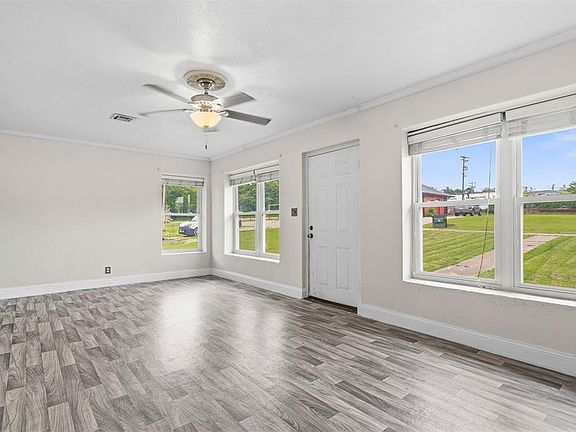 4th image of 104 Miller Dr