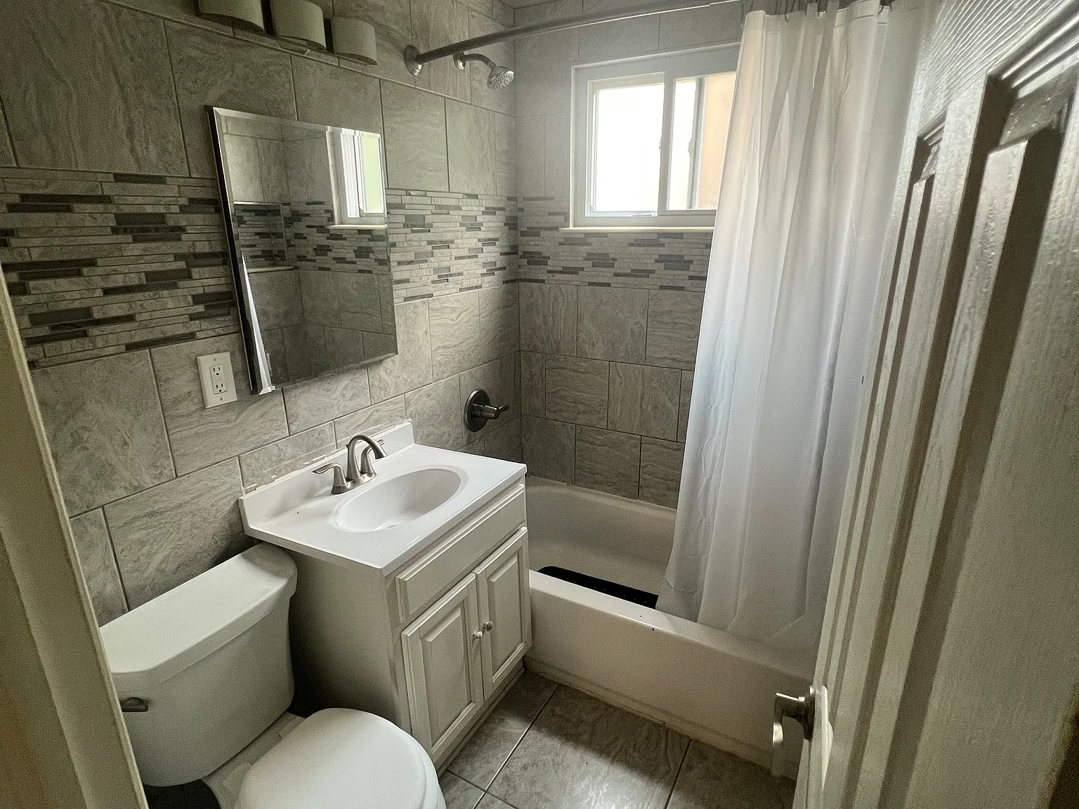 2 bed, $2,100 — Photo 4