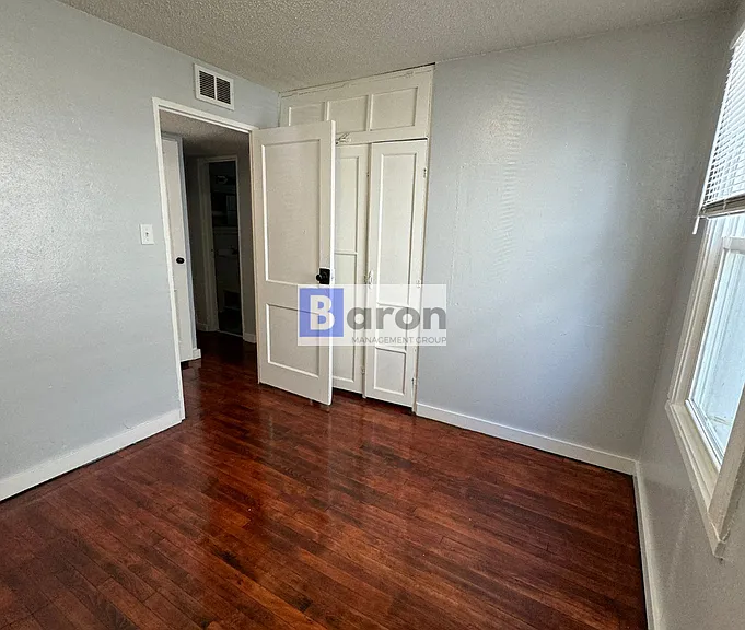 1505 N Adams St — Photo 2