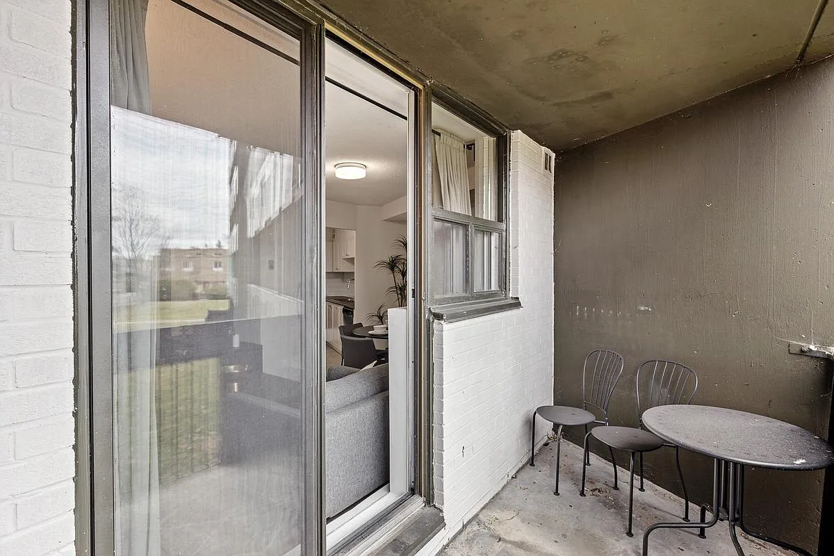 3360 Paul Anka Drive — Photo 3