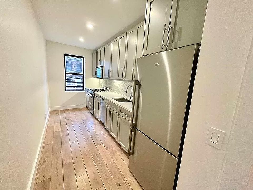1st image of 361 E 50th St APT 3B