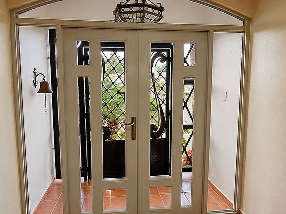 2nd image of 913 Paseo Las Colinas