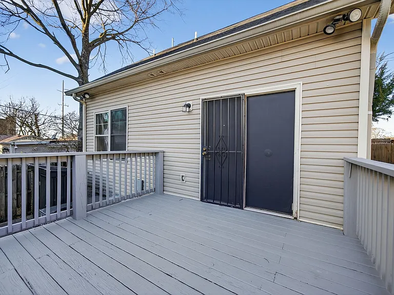 1103 Summit Ave — Photo 22