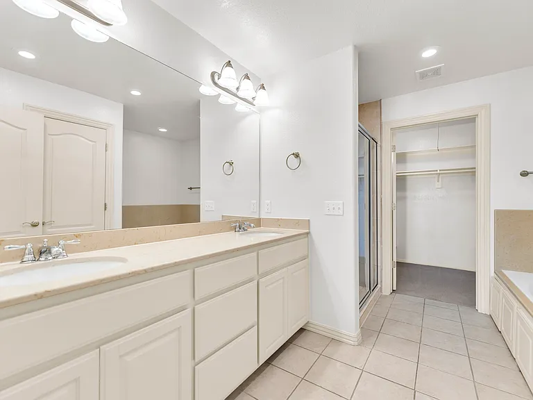 536 Tennyson Ln — Photo 15