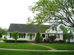 5478 Nan Linn Dr, Willoughby, OH 44094