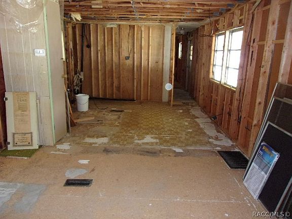 4th image of 5169 S Castlelake Ave