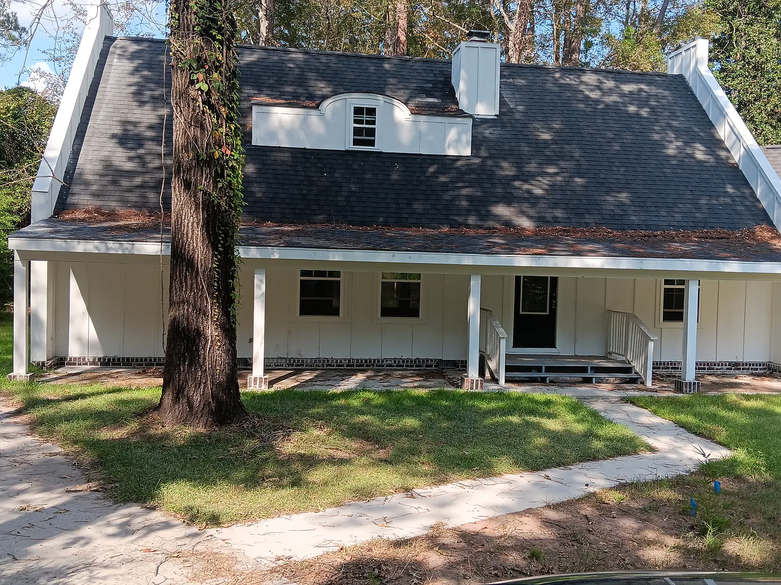 5 bed, 2500 sqft, $2,450 — Photo 3