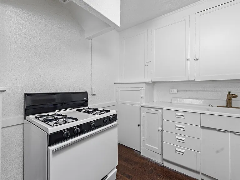 4400 Jarboe St #104 — Photo 10